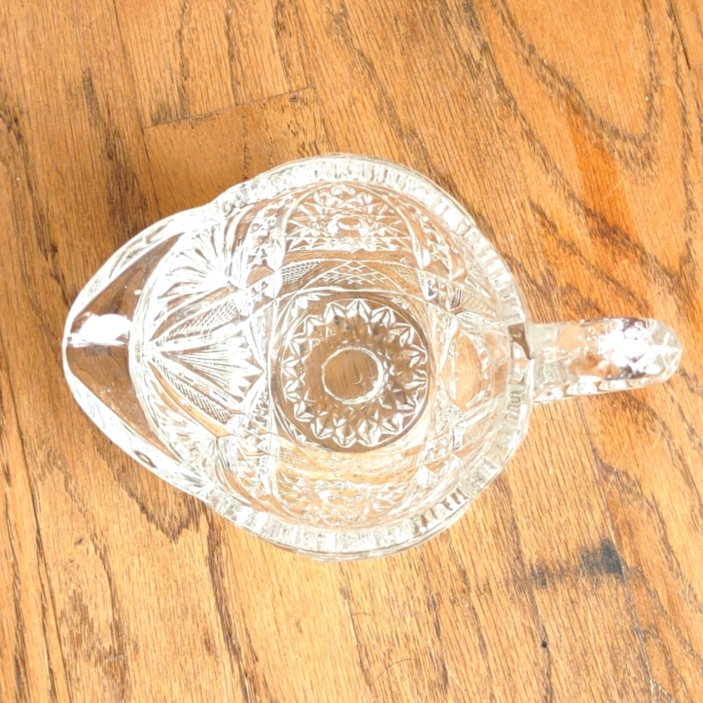 Hobstar and Arches Pressed Glass Creamer - Picture 5 of 9